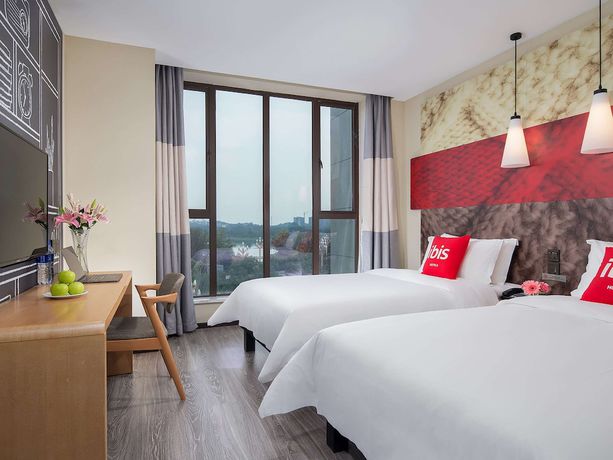 Imagen de la habitación del Ibis E'meishan Railway Station Hotel. Foto 15
