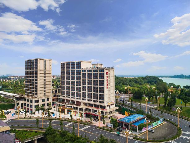 Imagen general del Ibis E'meishan Railway Station Hotel. Foto 3