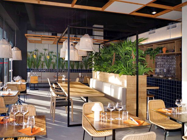 Imagen del bar/restaurante del Ibis Lunel Petite Camargue. Foto 3