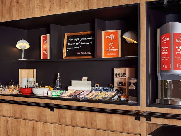 Imagen del bar/restaurante del Ibis Montlhery Paris Sud. Foto 8