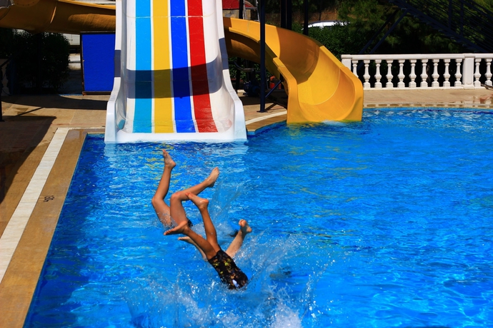 Imagen de la piscina del Ibrahim Bey Hotel. Foto 16