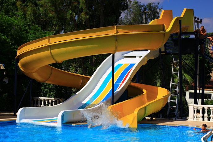 Imagen de la piscina del Ibrahim Bey Hotel. Foto 17