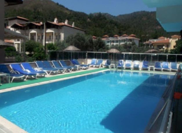 Imagen de la piscina del Icmeler Prestij Apart. Foto 16