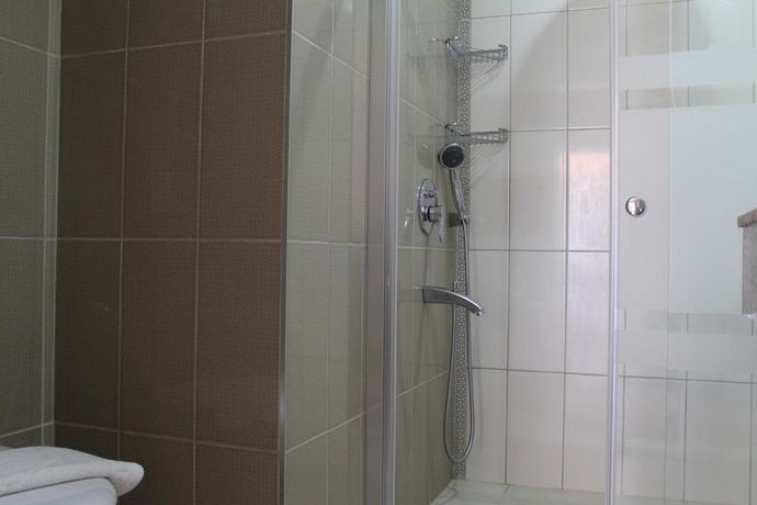 Imagen de la habitación del Ida Hotel. Foto 13