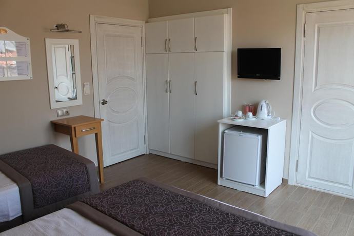 Imagen de la habitación del Ida Hotel. Foto 14