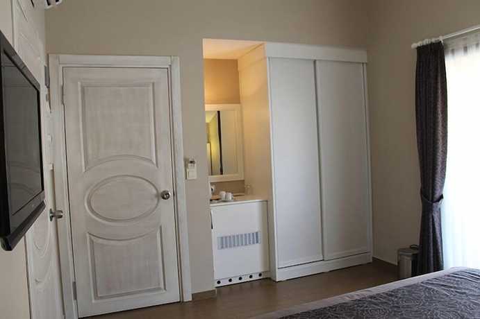 Imagen de la habitación del Ida Hotel. Foto 16