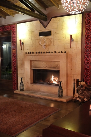 Imagen de los interiores del Ida Tas Konak. Foto 18