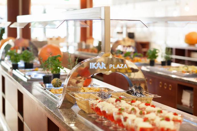 Imagen del bar/restaurante del Ikar Plaza. Foto 2