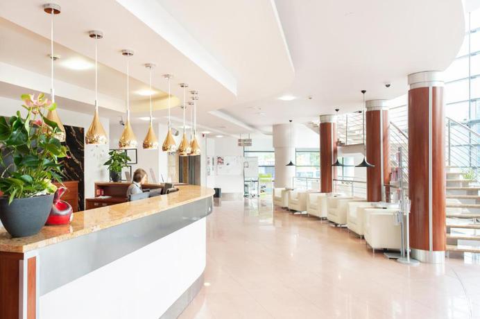 Imagen de los interiores del Ikar Plaza. Foto 7