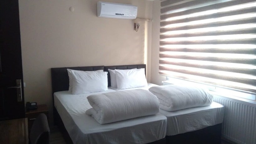 Imagen de la habitación del Ikarus Hotel. Foto 7
