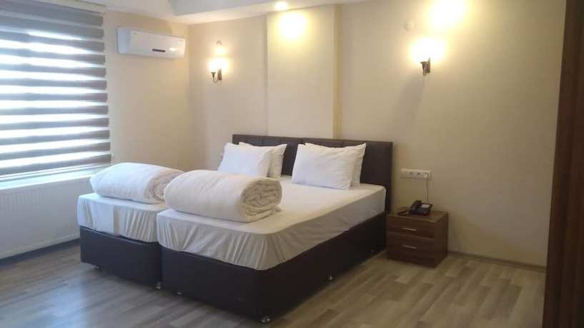 Imagen de la habitación del Ikarus Hotel. Foto 13
