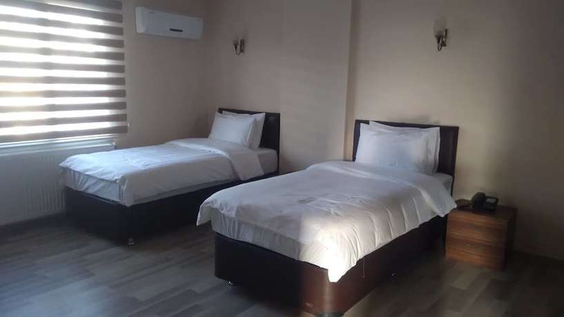 Imagen de la habitación del Ikarus Hotel. Foto 14