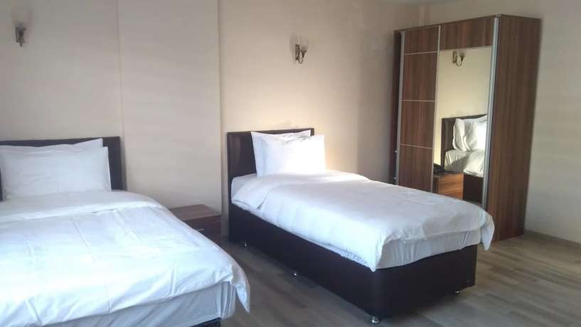 Imagen de la habitación del Ikarus Hotel. Foto 15