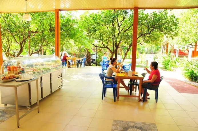 Imagen del bar/restaurante del Ikiz Pansiyon Bungalow. Foto 9