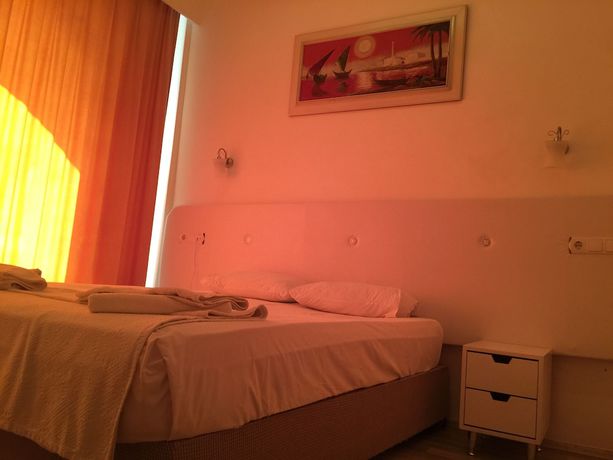 Imagen de la habitación del Ikont Hotel. Foto 8