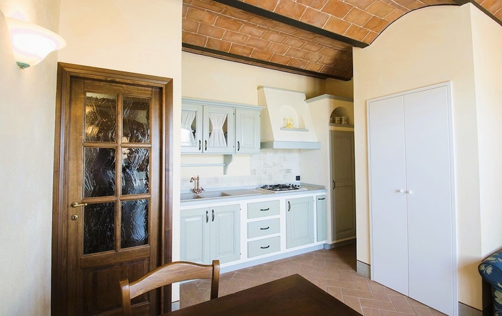 Imagen de la habitación del Il Casale di Donoratico con piscina. Foto 6