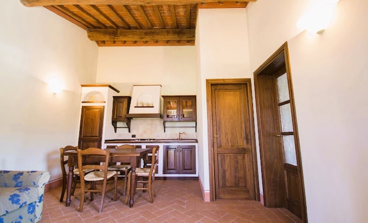 Imagen de la habitación del Il Casale di Donoratico con piscina. Foto 8