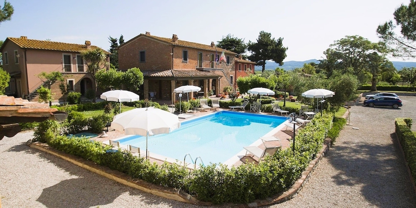 Imagen de la piscina del Il Casale di Donoratico con piscina. Foto 12