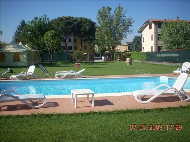 Imagen de la piscina del Il Casale di Nanni. Foto 16