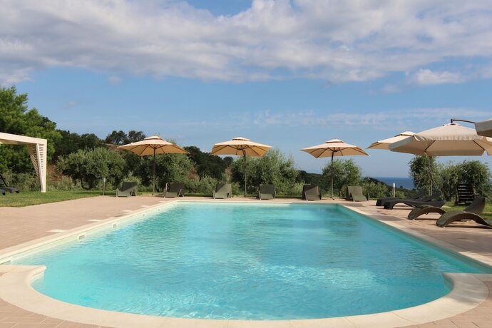 Imagen de la piscina del Il Colle Degli Ulivi. Foto 19