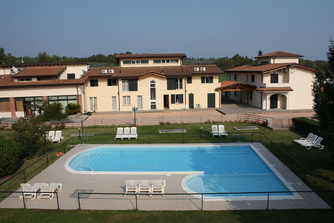 Imagen de los exteriores del Il Colombaro. Foto 13