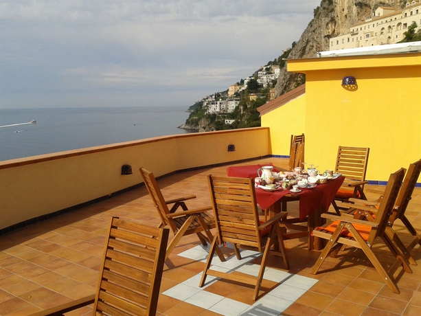 Imagen de los exteriores del Il Porticciolo Di Amalfi. Foto 11