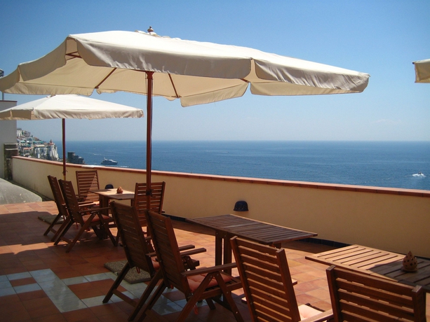 Imagen de los exteriores del Il Porticciolo Di Amalfi. Foto 12