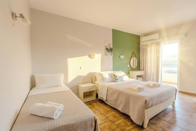 Imagen de la habitación del Ilios Mare Hotel. Foto 14