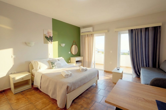 Imagen de la habitación del Ilios Mare Hotel. Foto 15