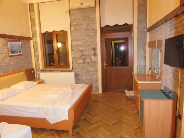 Imagen de la habitación del Imbros Hotel. Foto 15