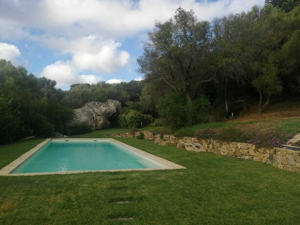 Imagen general del Impeccable 6-bed Villa in Luogosanto. Foto 8