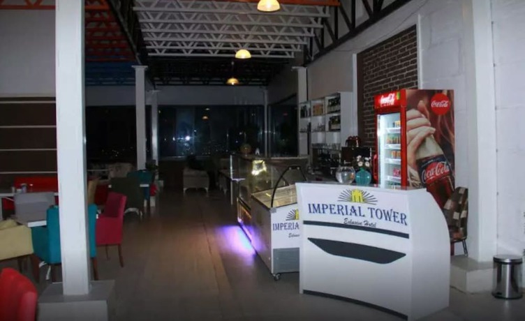 Imagen de los interiores del Imperial Tower Hotel. Foto 8