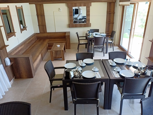 Imagen del bar/restaurante del In Forest G&ouml;cek. Foto 12