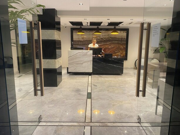 Imagen general del In The Middle Hotel. Foto 13