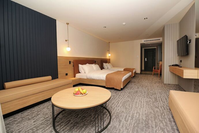Imagen de la habitación del Inanlar City Hotel. Foto 17