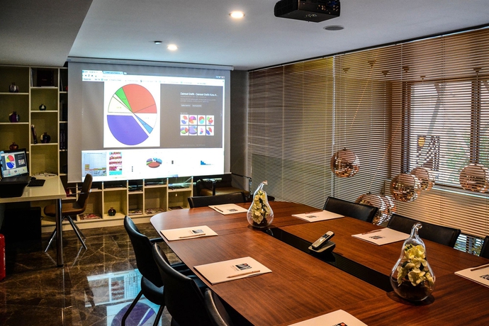 Imagen de los interiores del Inncity Hotel Nişantaşı. Foto 7