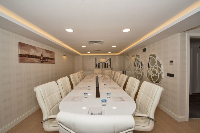 Imagen de los interiores del Inntel Hotel Istanbul. Foto 14