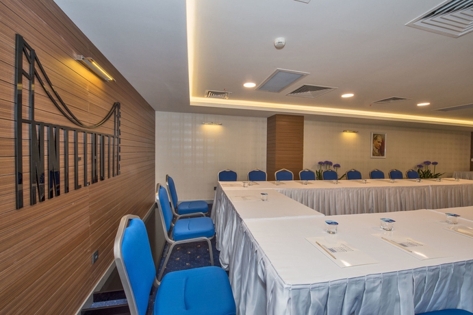 Imagen de los interiores del Inntel Hotel Istanbul. Foto 16