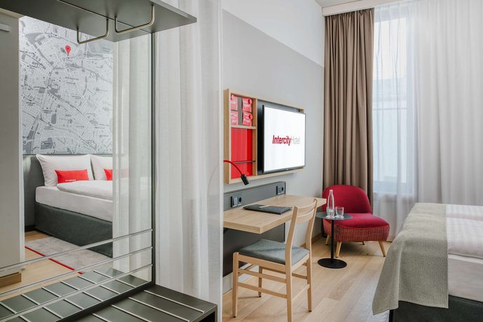 Imagen de la habitación del IntercityHotel Hamburg-Barmbek. Foto 3