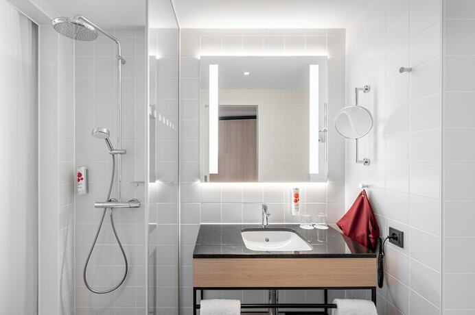 Imagen de la habitación del IntercityHotel Lübeck. Foto 17