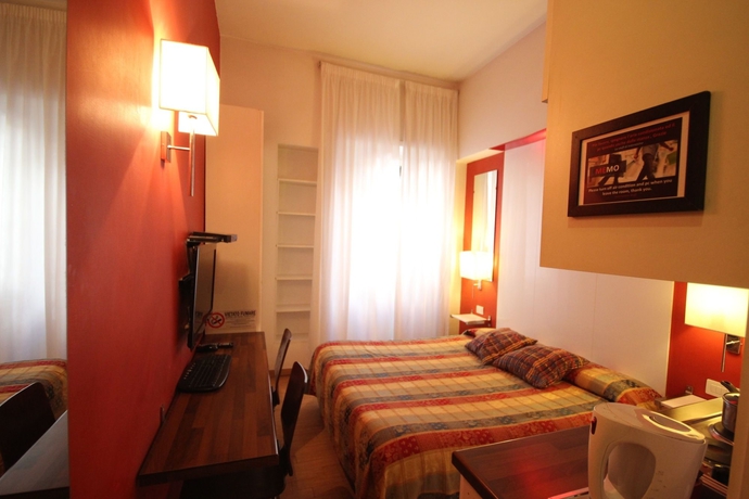 Imagen de los interiores del Internouno. Foto 15