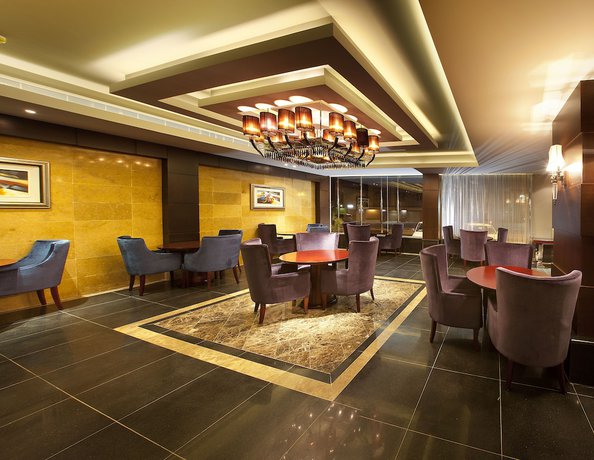 Imagen de los interiores del Intour Qurtoba Hotel Suites. Foto 14