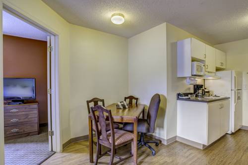 Imagen de la habitación del Intown Suites Clarksville. Foto 9