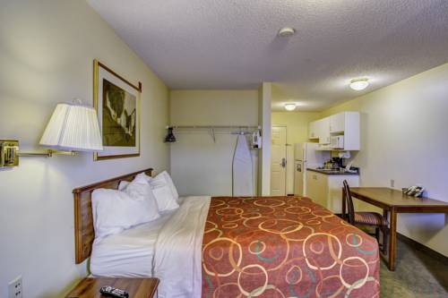 Imagen de la habitación del Intown Suites Clarksville. Foto 11