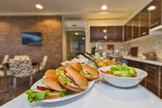 Imagen del bar/restaurante del Invictum Residence. Foto 2