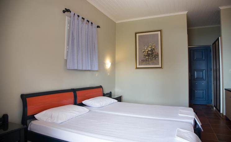 Imagen de la habitación del Ionio Hotel. Foto 6