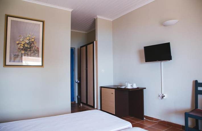 Imagen de la habitación del Ionio Hotel. Foto 11