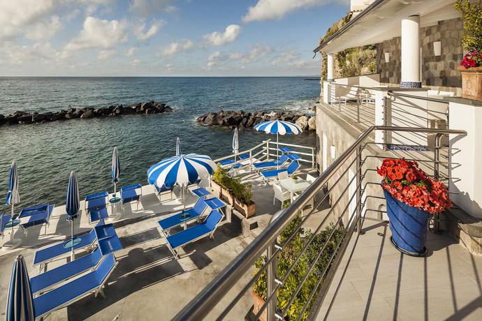 Imagen de los exteriores del Ischia Blu Resort. Foto 14