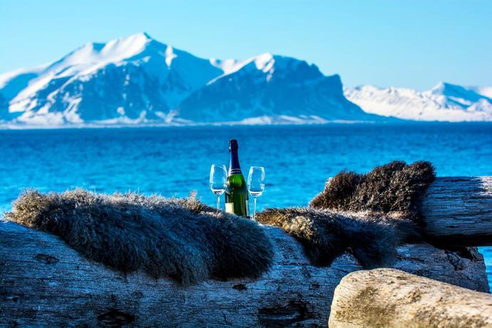 Imagen general del Isfjord radio. Foto 7