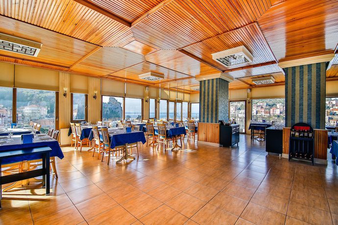 Imagen del bar/restaurante del Isikaltin Hotel. Foto 2